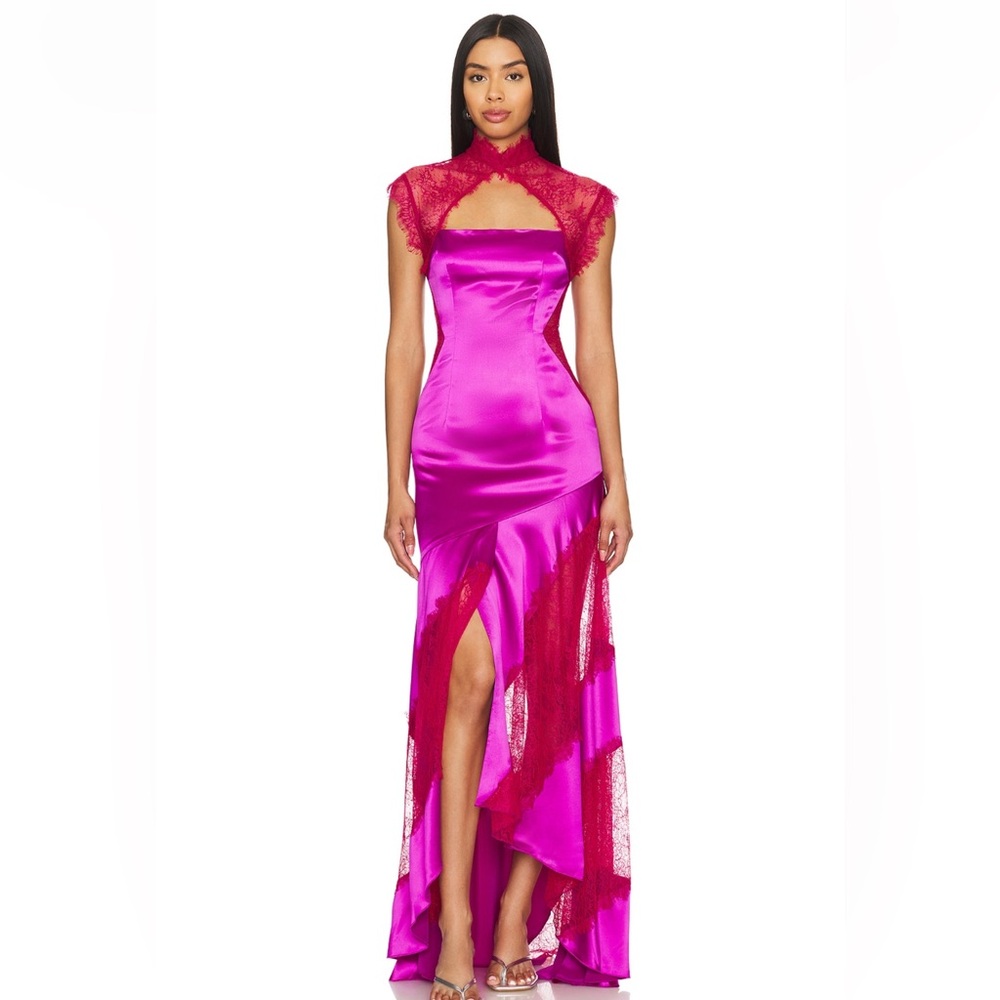Kim Shui Gown in size Small, worn once, good condition